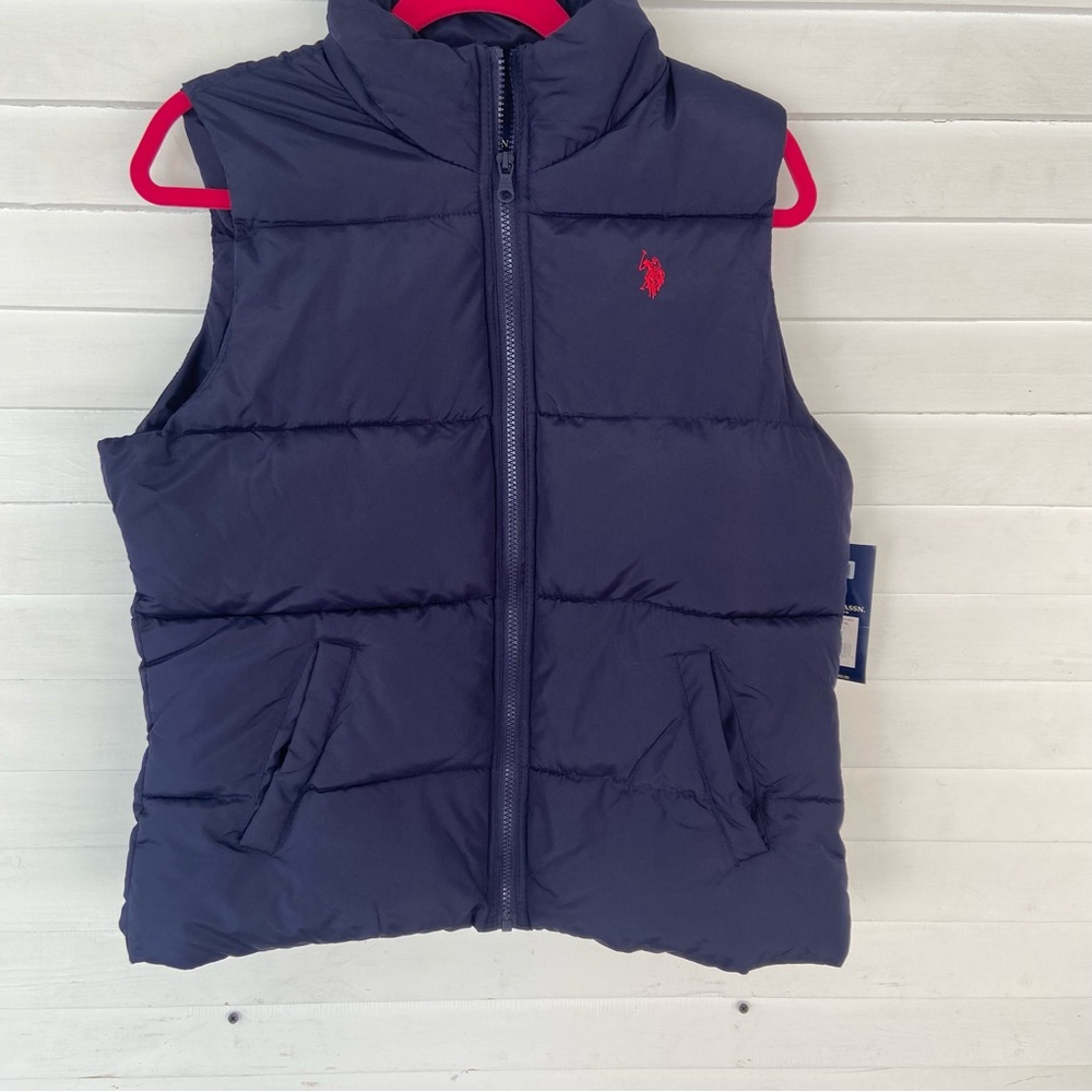 Polo navy puffer vest in large